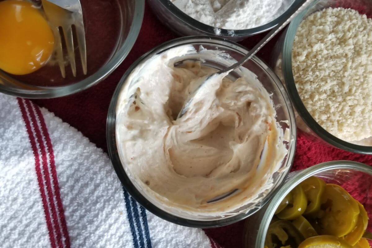 ingredients needed to make the jalapeño poppers