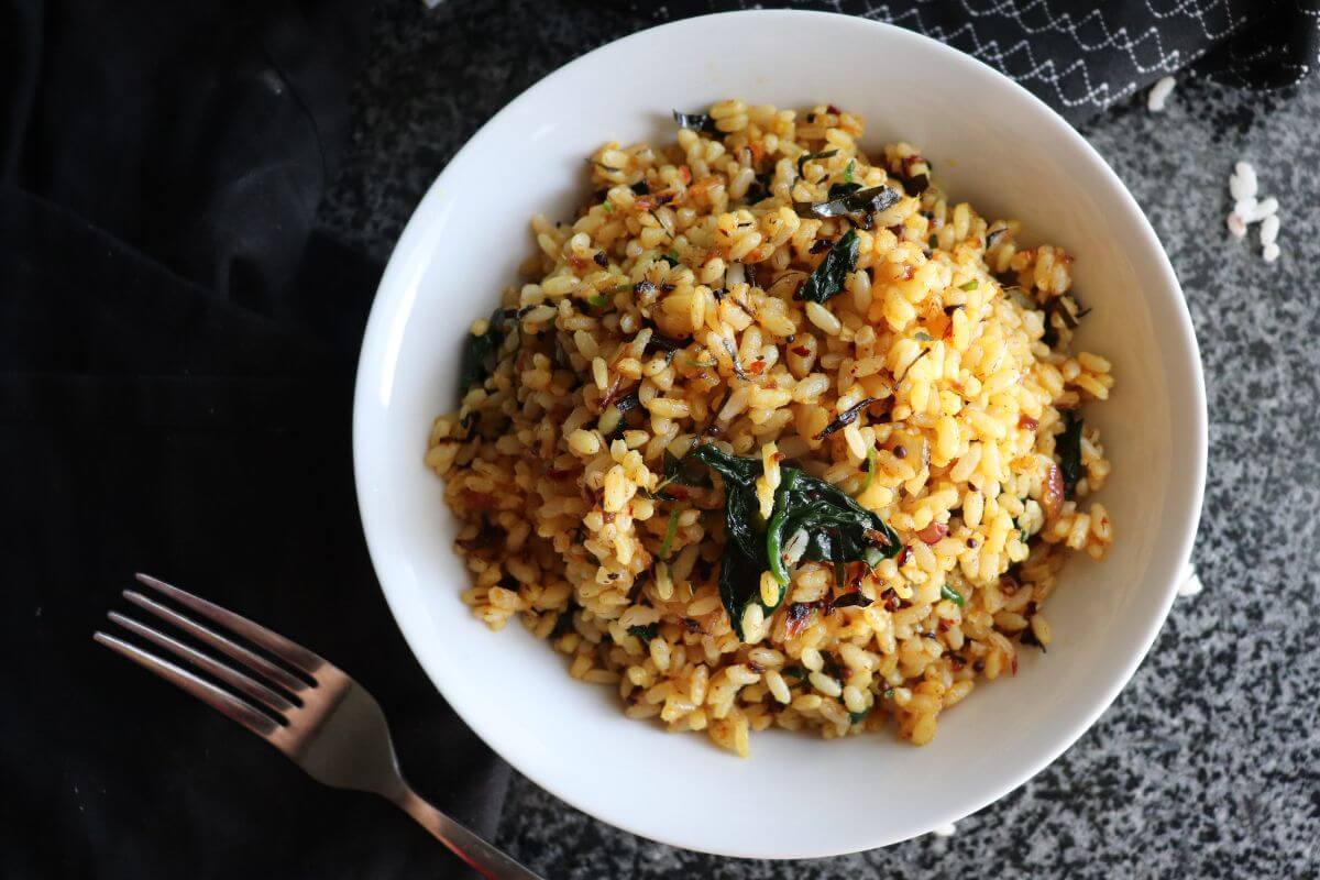 spinach filled tempered rice plated to perfection