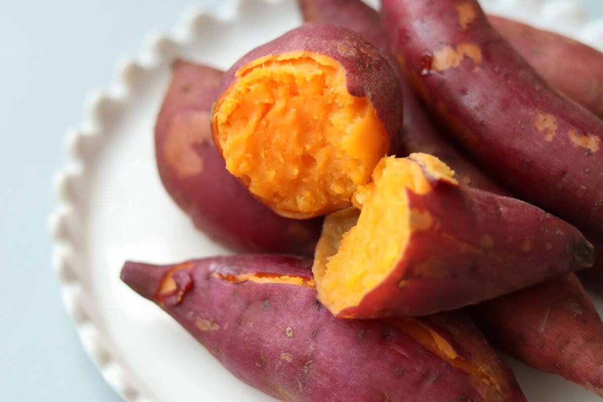 sweet potatoes, a comforting late-night food with sleep-supporting nutrients