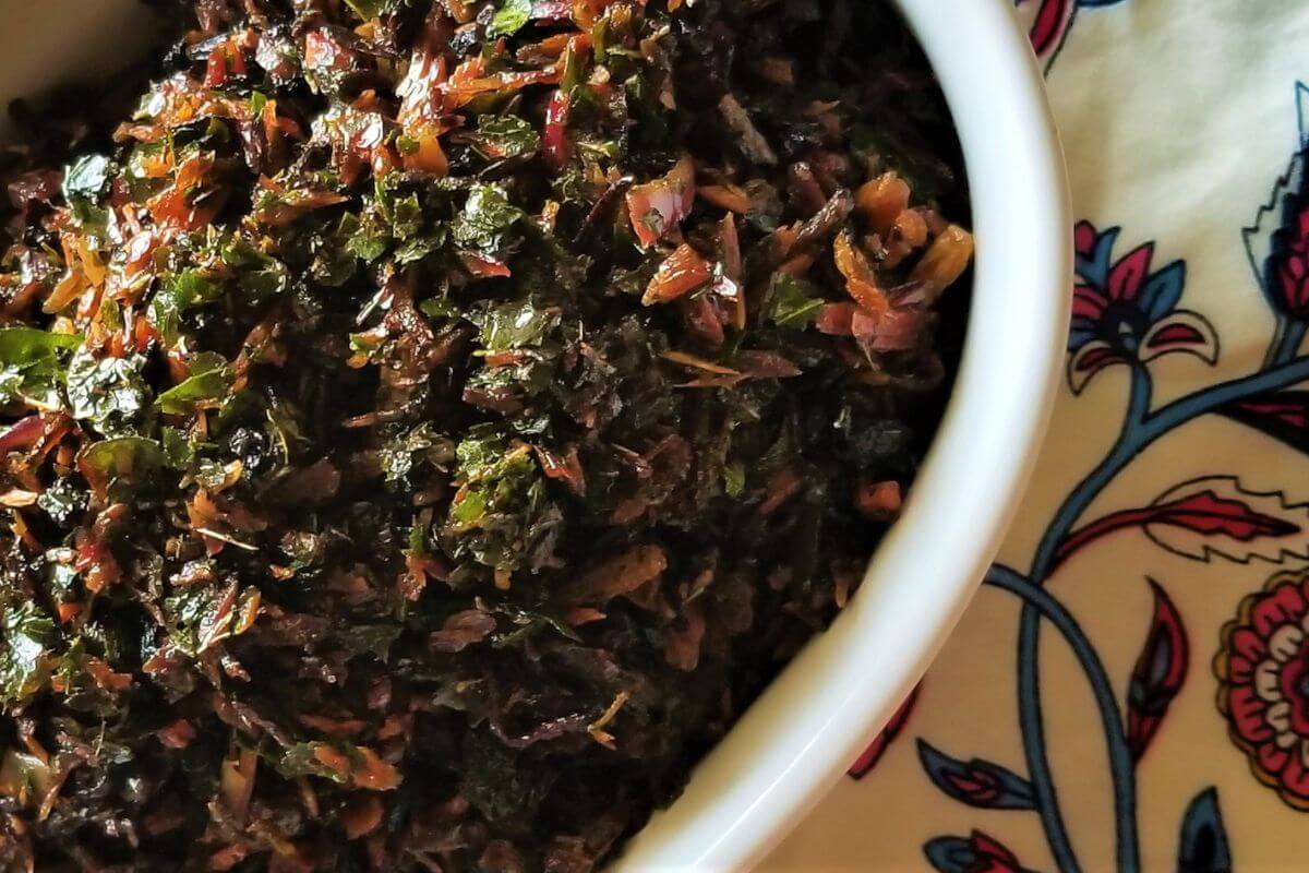 Sri Lankan Maasi sambal is made with a muslim-style and plated for perfection