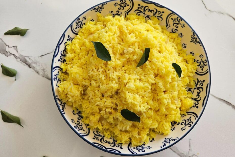 featured hero image of Sri Lankan ghee rice plated and ready to enjoy